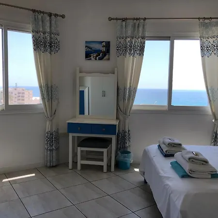 Апартаменты Kings Palace - Modern Penthouse With Incredible Sea Views Пафос