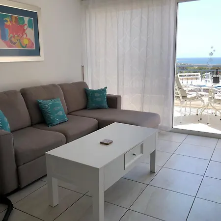 Kings Palace - Modern Penthouse With Incredible Sea Views *