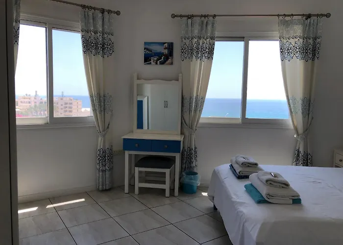 Apartmán Kings Palace - Modern Penthouse With Incredible Sea Views Paphos