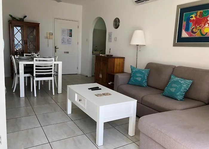 Kings Palace - Modern Penthouse With Incredible Sea Views *