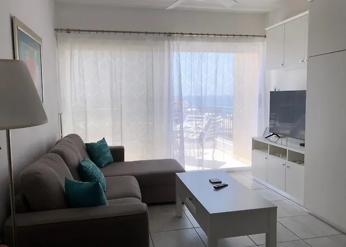 Kings Palace - Modern Penthouse With Incredible Sea Views Paphos