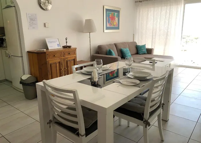 Kings Palace - Modern Penthouse With Incredible Sea Views