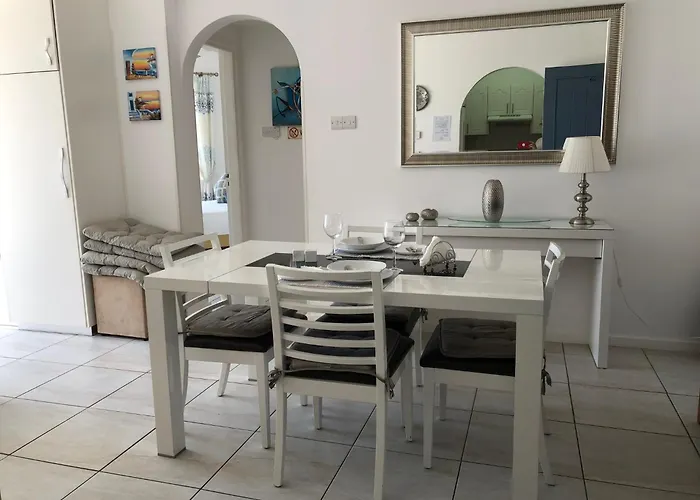 Kings Palace - Modern Penthouse With Incredible Sea Views Paphos