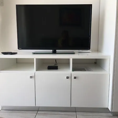 아파트 Kings Palace - Modern Penthouse With Incredible Sea Views 파포스